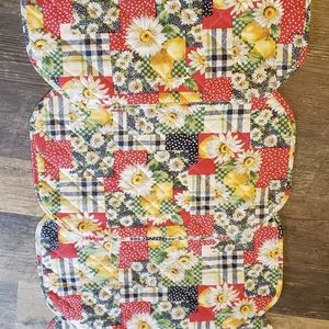 Quilted Placemat set of 4 Daisy's Lemons